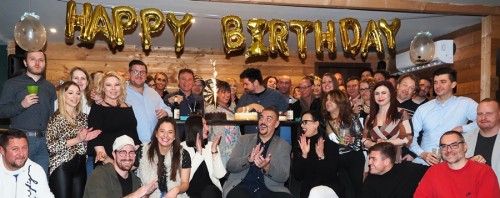 Orosz Gyuri baráti körben ünnepelte születésnapját | OroszGyuri.hu